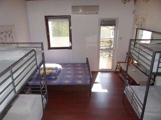 Хостелы 10 Coins Bed+Tours София-3