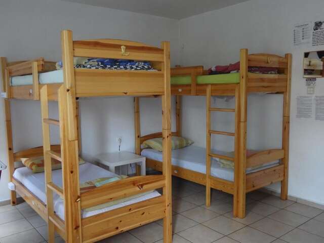 Хостелы 10 Coins Bed+Tours София-11